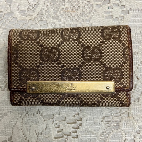 Gucci Brown Mono 4-Hooks Key Case 3.5in x 2.5in - Picture 1 of 7
